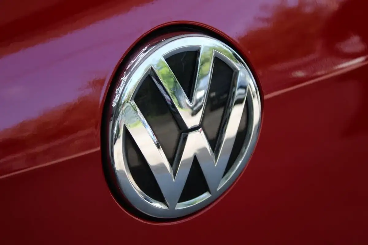 2018-volkswagen-golf-16tdi-se-nav-ss-hatchback-5d-big-17