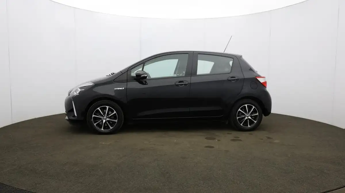 2020-toyota-yaris-15-vvt-i-icon-tech-98bhp-hybrid-1497cc-e-cvt-big-69