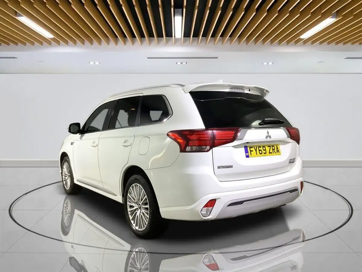 2019-mitsubishi-outlander-24-4h-phev-big-6