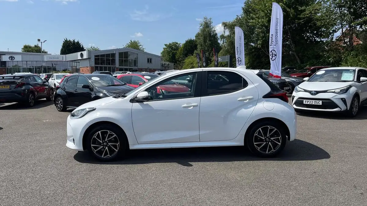 2023-toyota-yaris-15-vvt-i-design-big-16