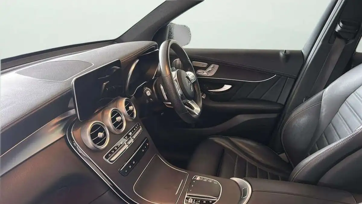2021-mercedes-benz-glc-class-20d-glc300d-amg-line-premium-plus-245ps-station-wagon-5d-big-43