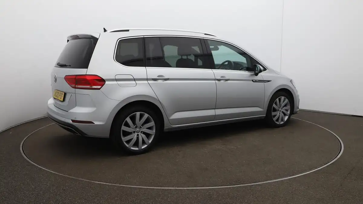 2020-volkswagen-touran-15-tsi-r-line-big-54