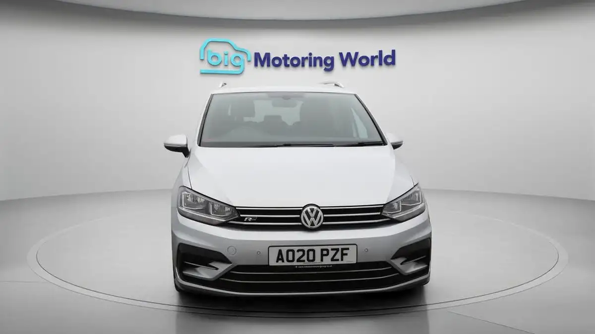 2020-volkswagen-touran-15-tsi-r-line-big-2