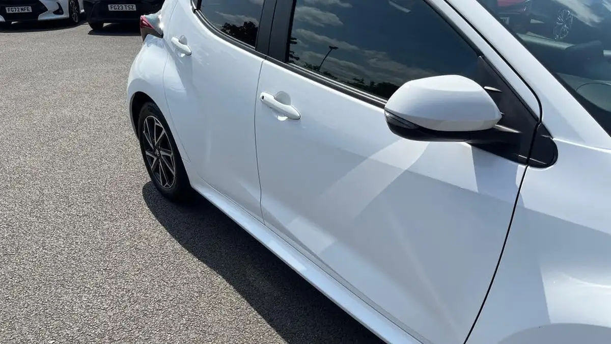 2023-toyota-yaris-15-vvt-i-design-big-40