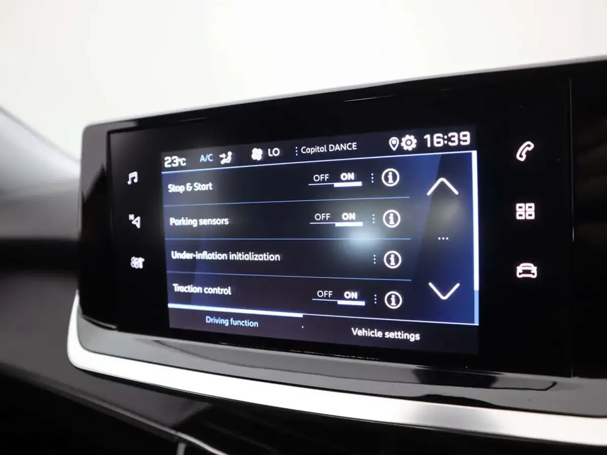 2022-peugeot-2008-suv-12-puretech-active-premium-big-26