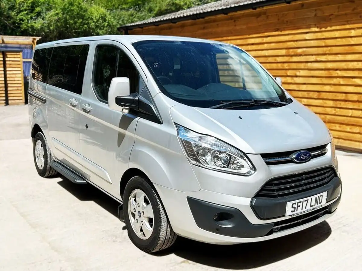 2017-ford-tourneo-custom-20tdci-310-l1-titanium-130ps-big-2