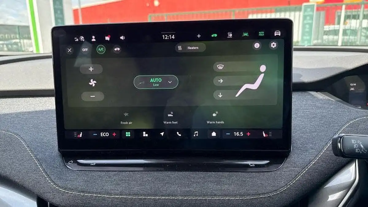 2025-skoda-elroq-e-edition-60-big-36