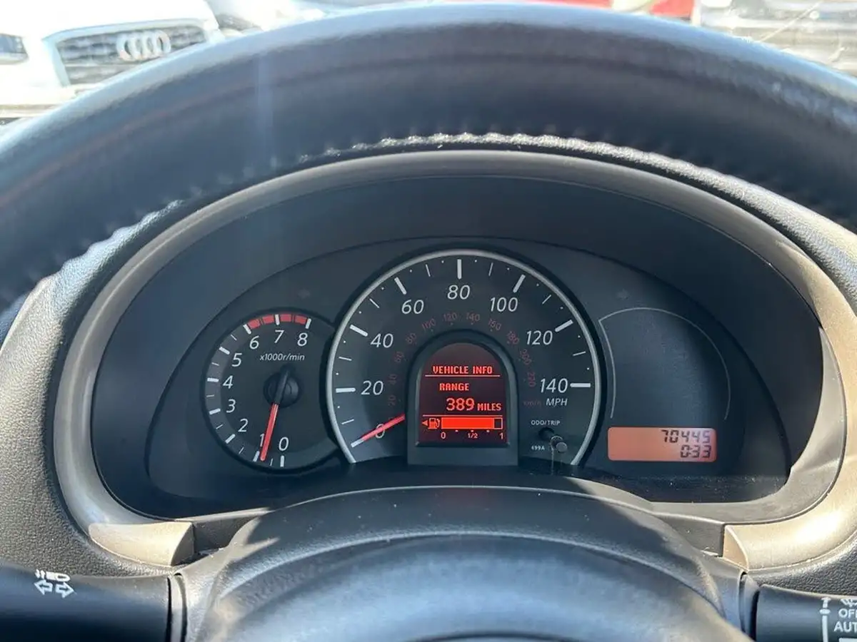 2011-nissan-micra-12-kuro-97bhp-big-16