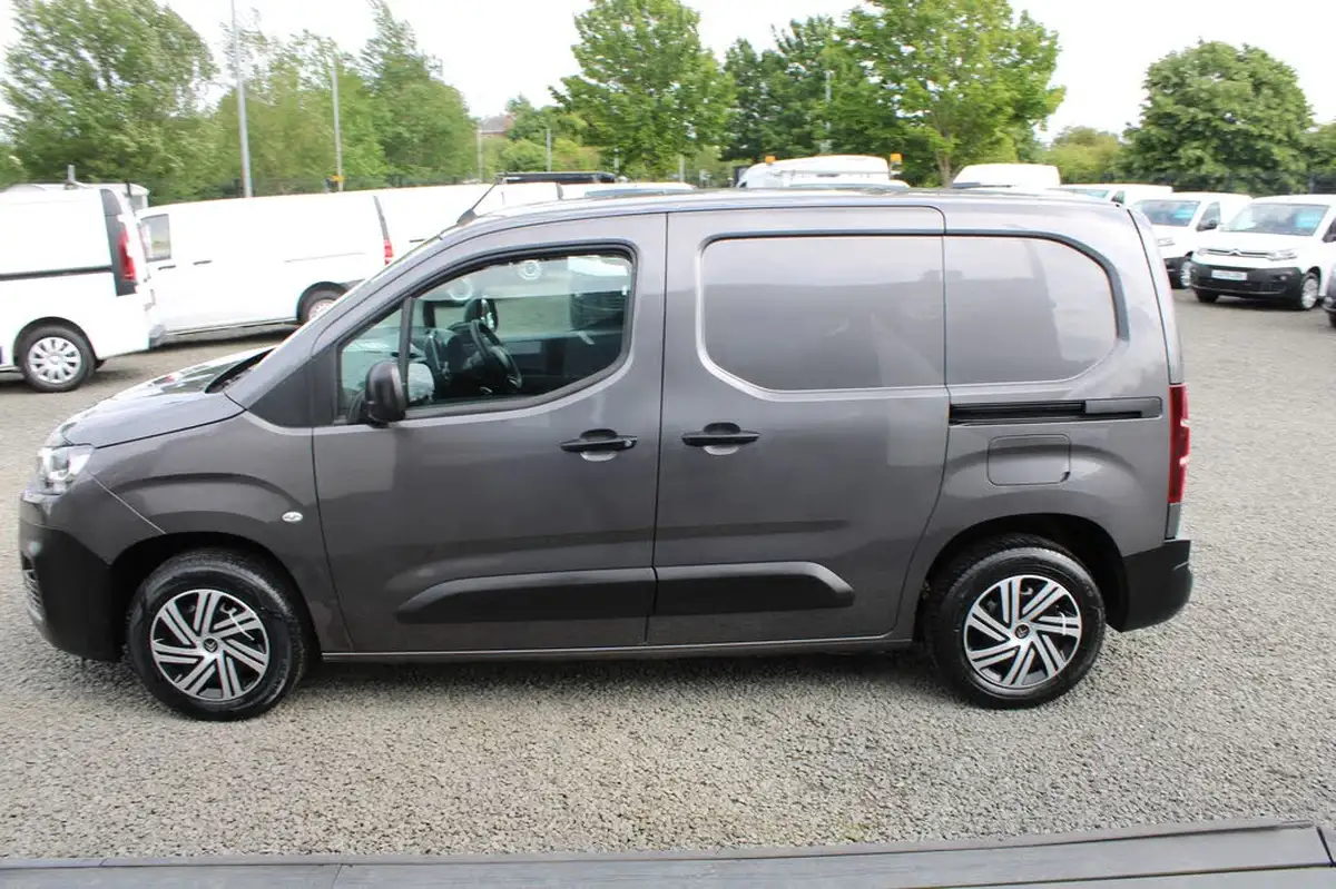 2018-citroen-berlingo-16bluehdi-650-enterprise-big-8