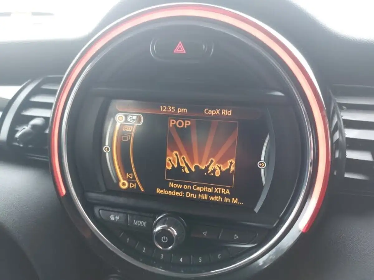 2015-mini-cooper-12-one-ss-5d-big-17