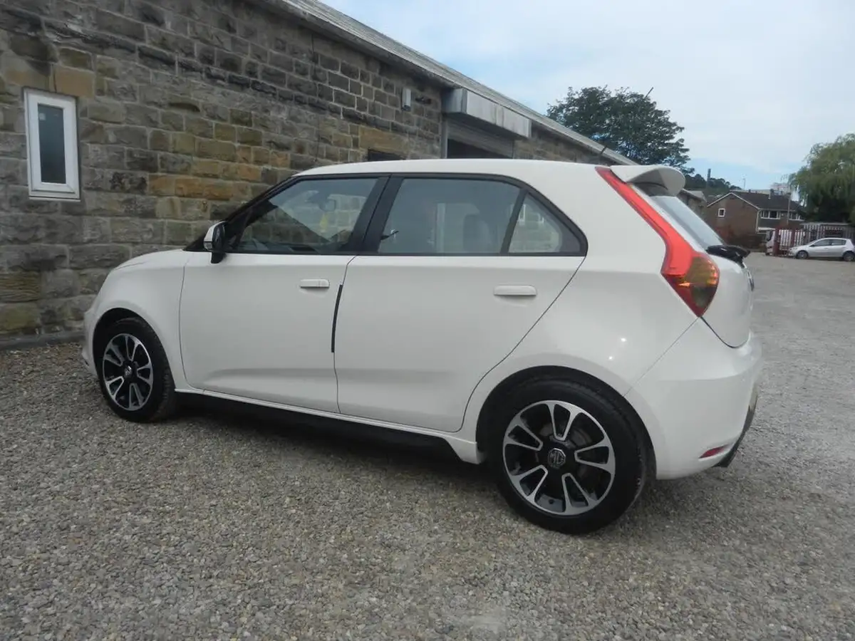 2016-mg-mg3-15-vti-tech-3style-ss-big-9