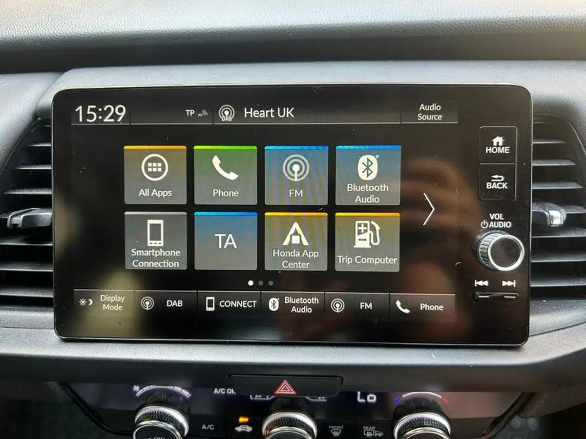 2020-honda-jazz-15-i-mmd-sr-big-29