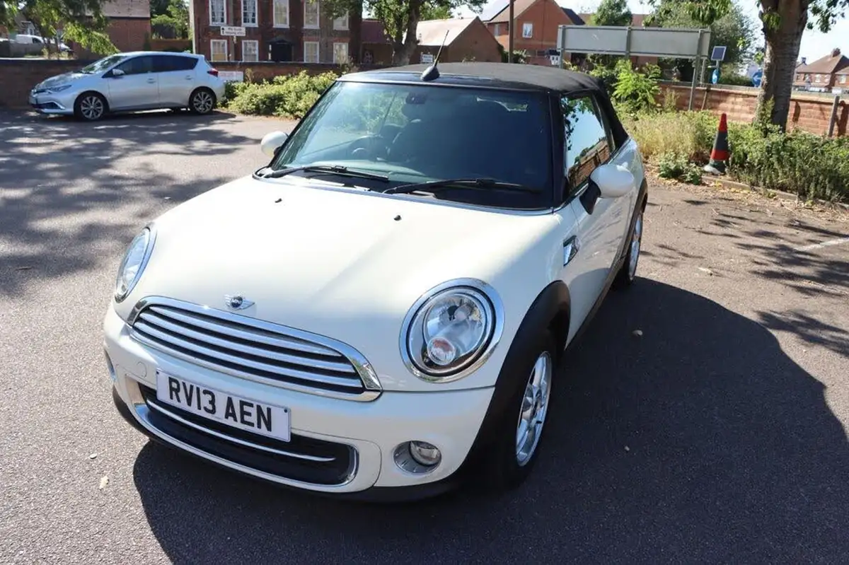 2013-mini-cooper-16-cooper-122bhp-convertible-2d-big-28