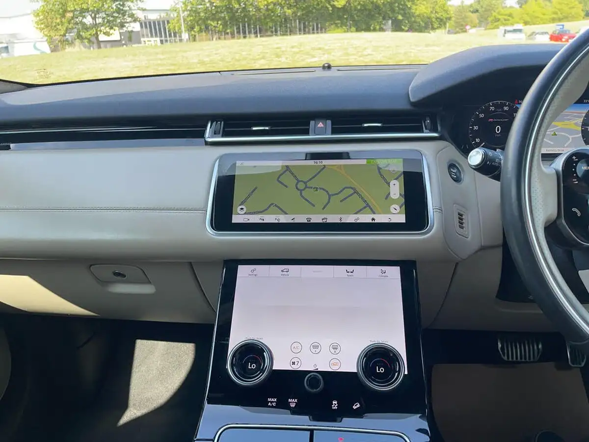 2019-land-rover-range-rover-velar-20-d180-r-dynamic-hse-big-52