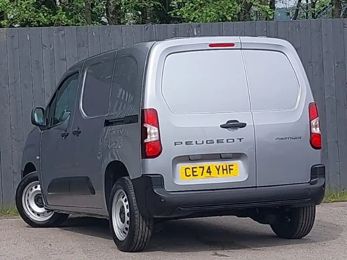 2024-peugeot-partner-15-bluehdi-professional-100pseu6d-big-1