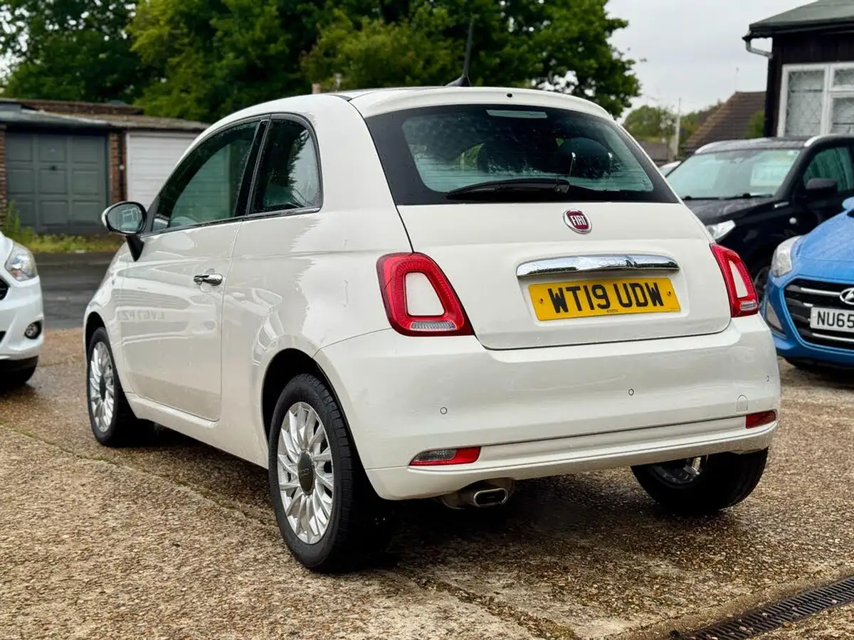 2019-fiat-500-12-lounge-big-3