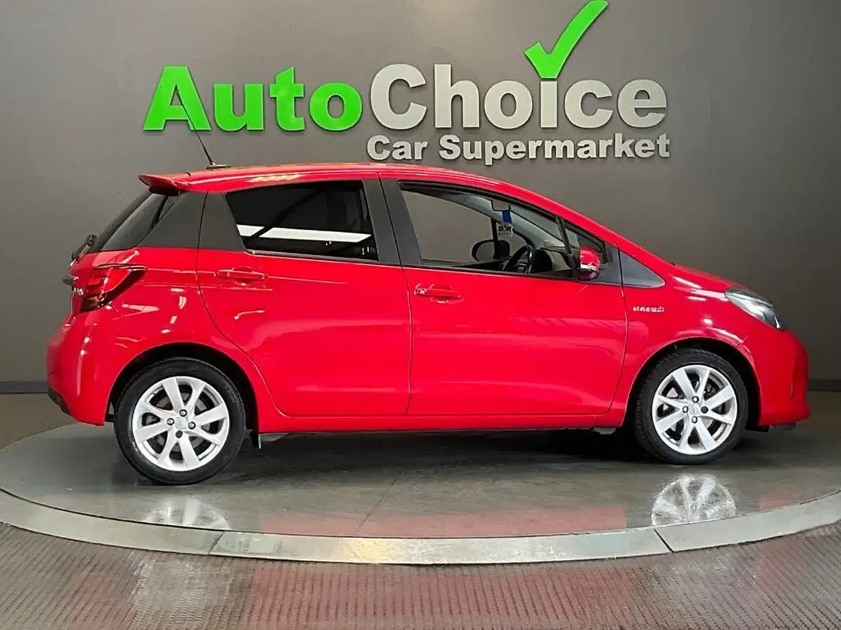2015-toyota-yaris-15-vvt-i-sport-hybrid-big-18