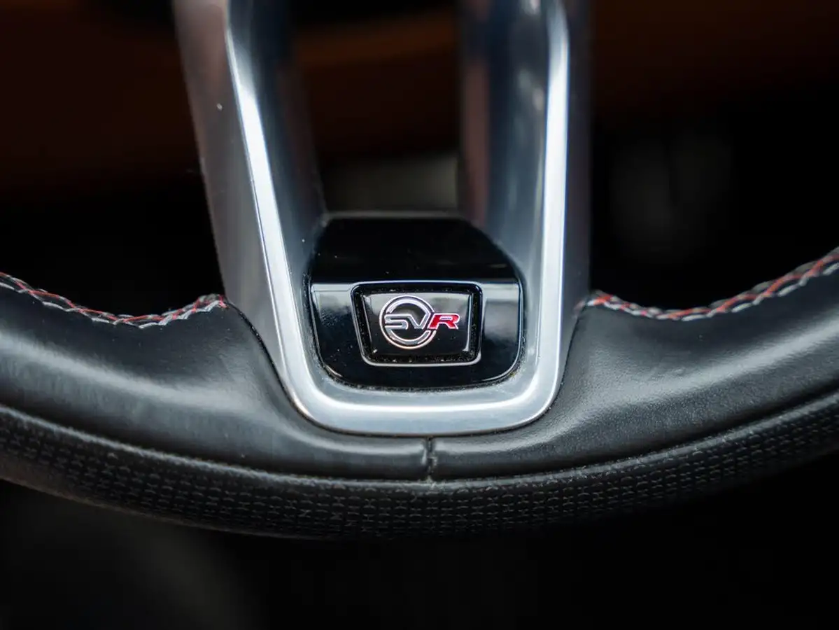 2022-jaguar-f-pace-50-v8-p550-svr-big-33