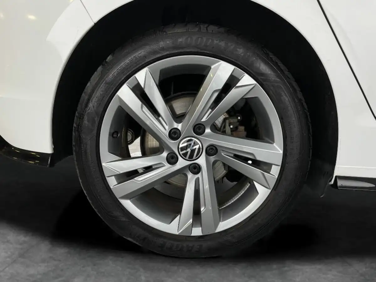 2022-volkswagen-golf-15-tsi-r-line-150ps-hatchback-big-37