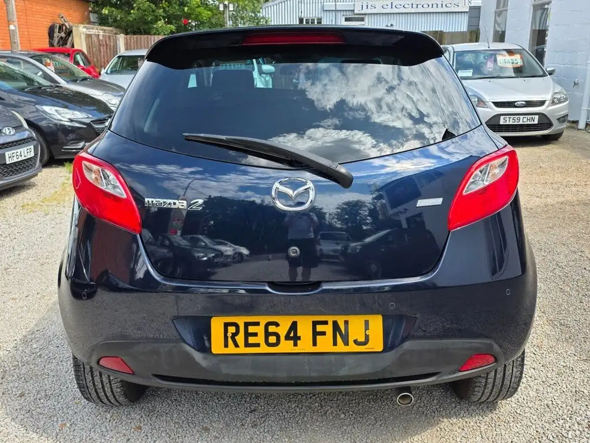 2014-mazda-mazda2-13-sport-venture-big-5