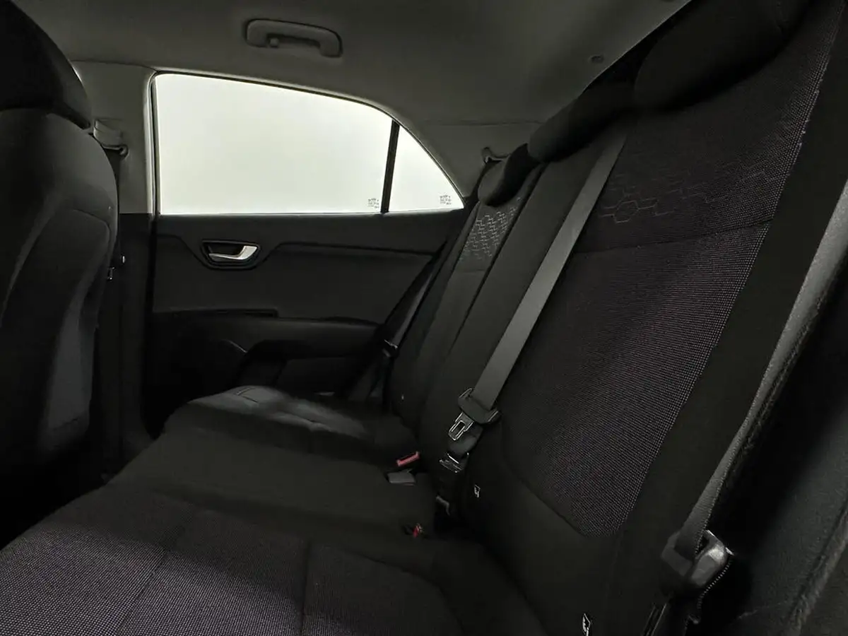 2018-kia-rio-125-2-big-35