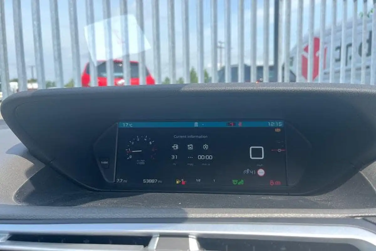 2018-citroen-c4-spacetourer-15bluehdi-flair-big-12