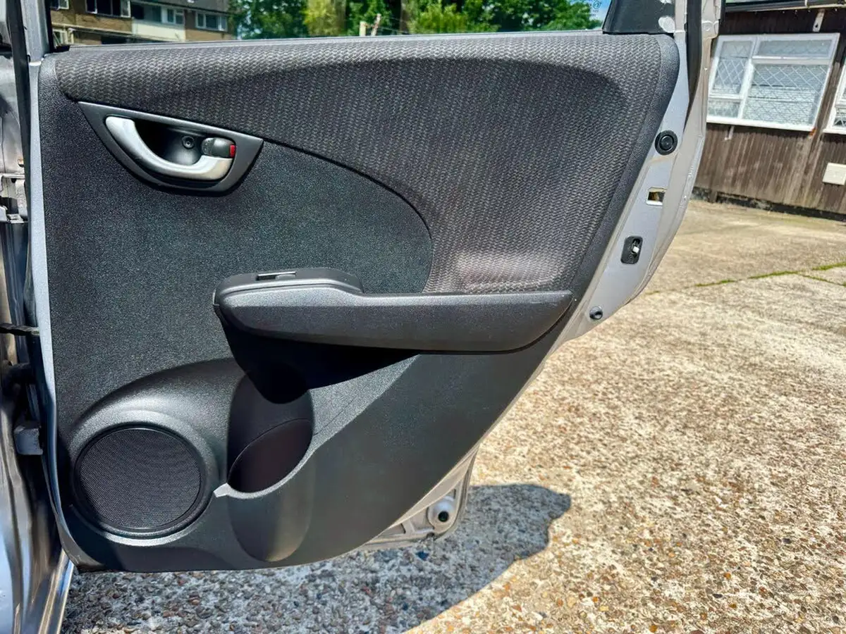 2014-honda-jazz-14-ex-big-39