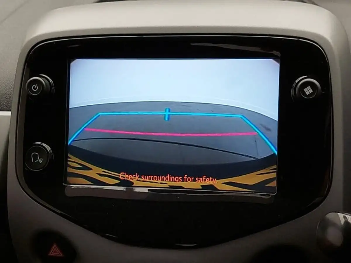 2019-toyota-aygo-10-vvt-i-x-play-big-13