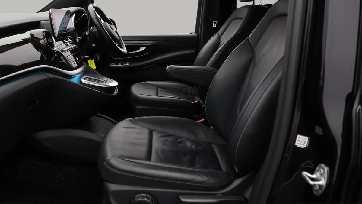 2022-mercedes-benz-eqv-e-eqv-300-sport-big-14