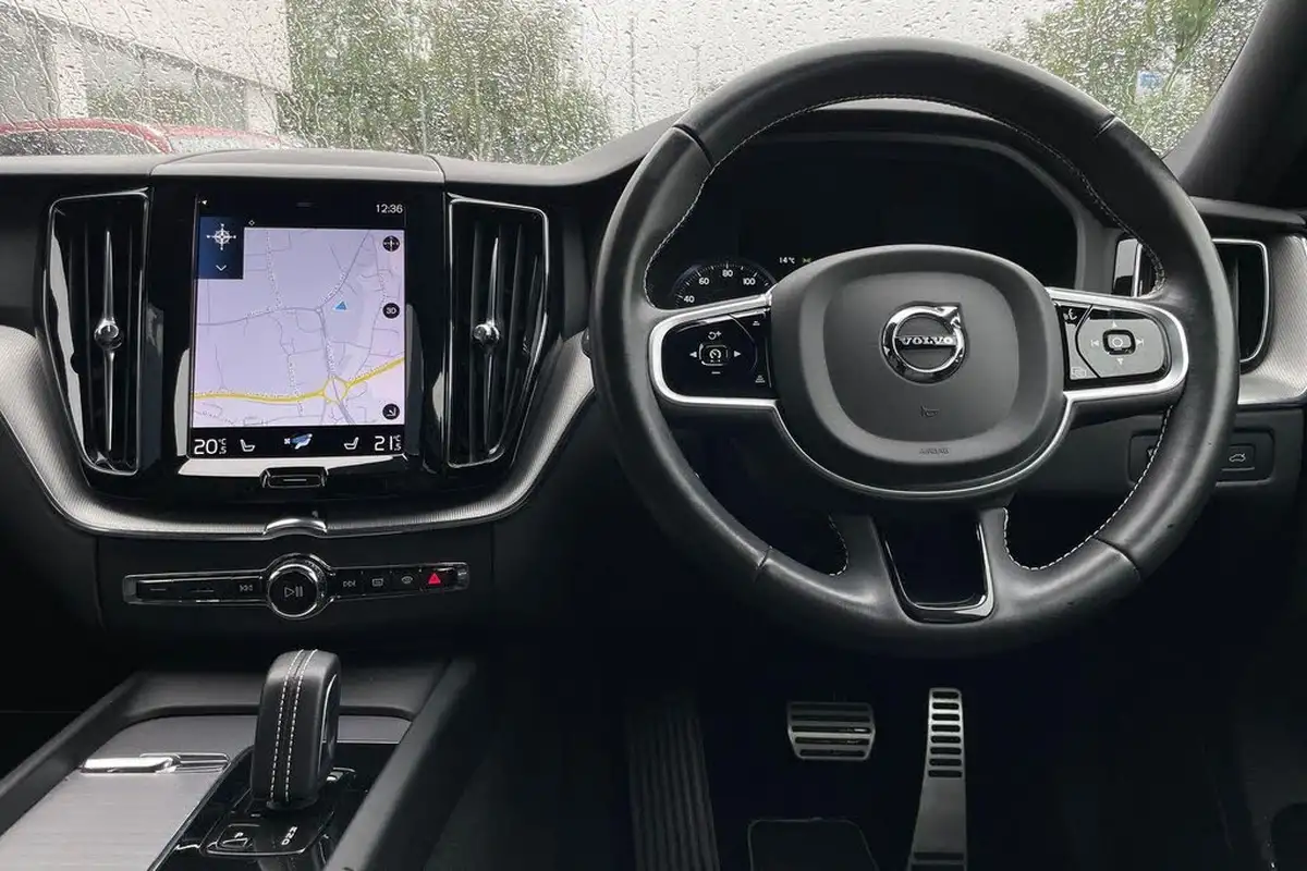 2021-volvo-xc60-20-b5-r-design-big-33