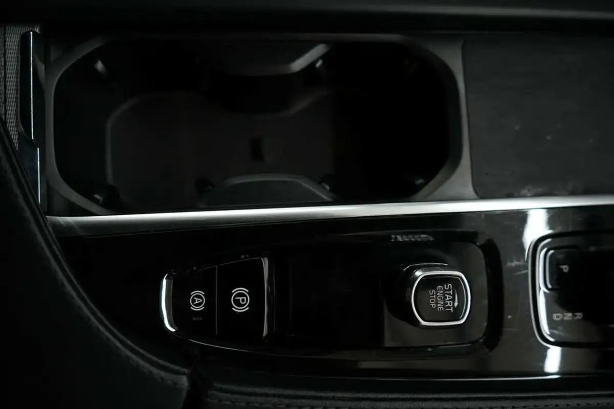 2022-volvo-xc90-20td-b5-plus-big-30