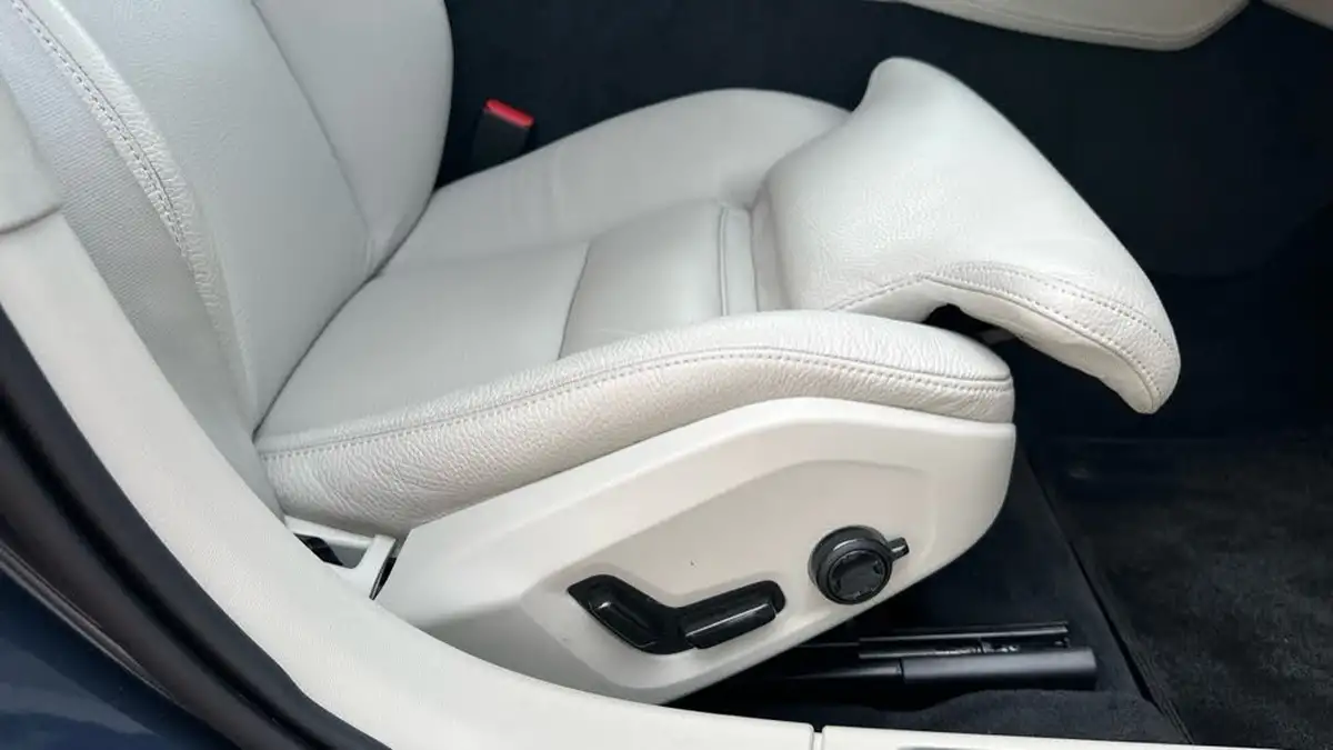 2025-volvo-v90-20-t6-plus-345bhp-dark-big-28