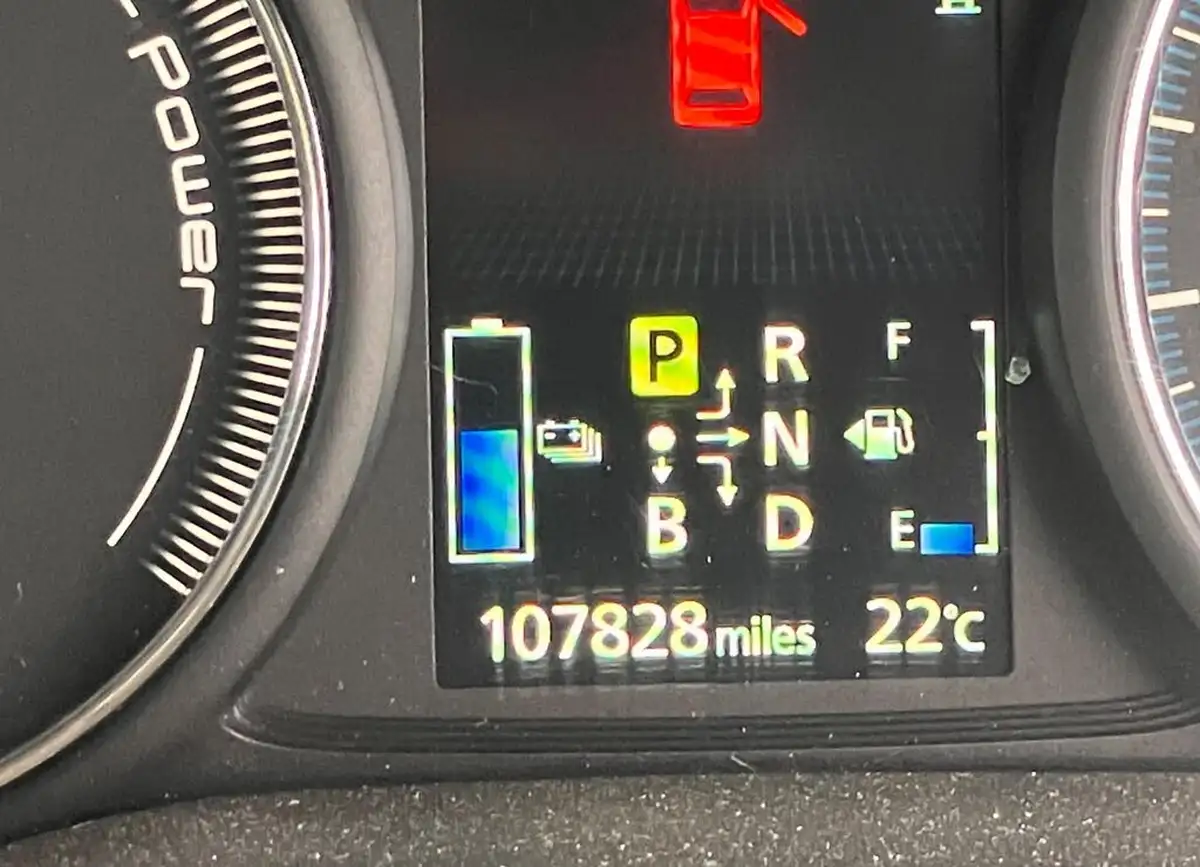 2015-mitsubishi-outlander-20-gx3h-phev-5st-big-13