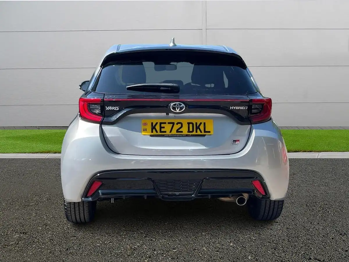 2023-toyota-yaris-15-vvt-i-gr-sport-114bhp-big-5