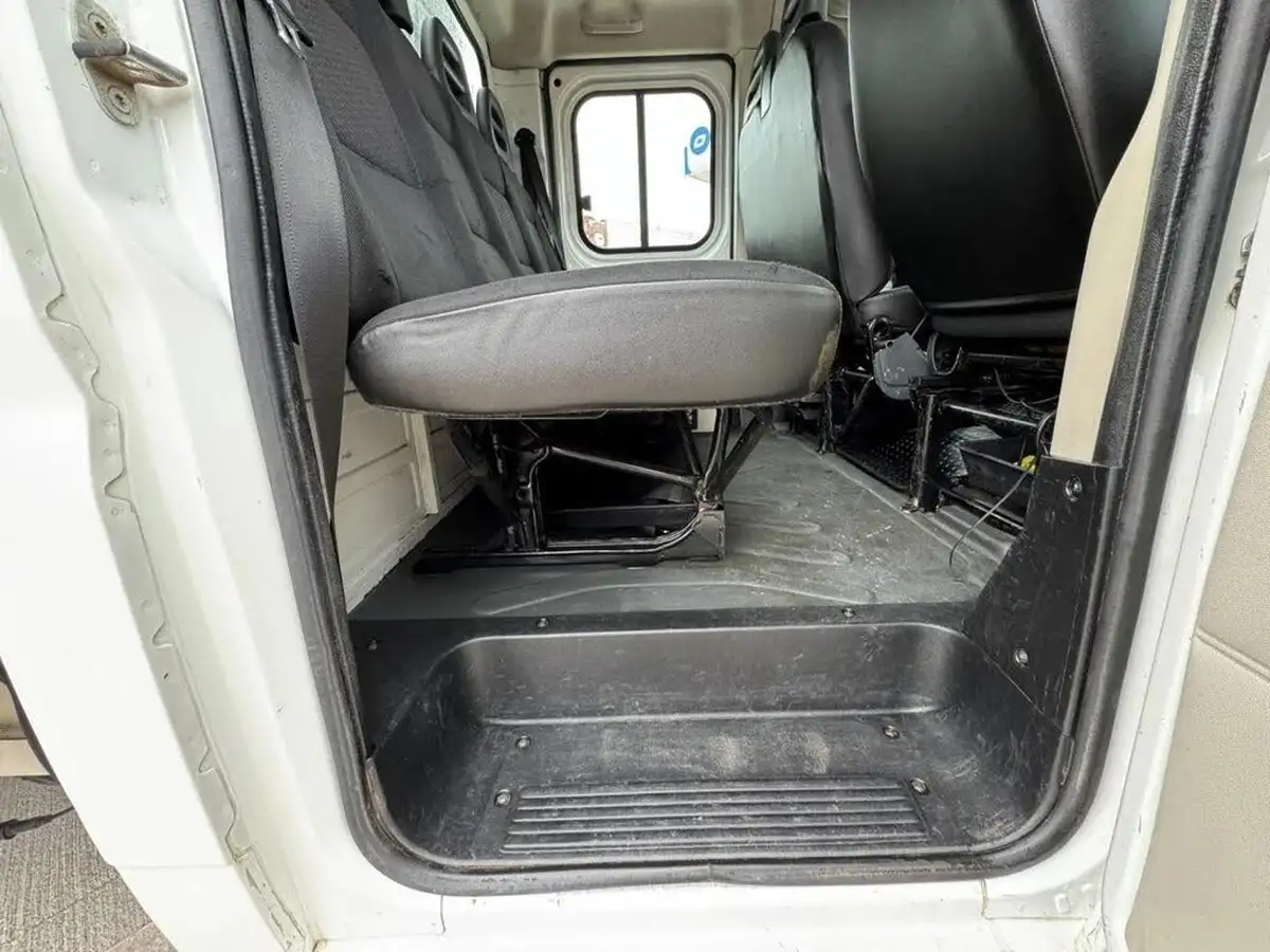 2019-peugeot-boxer-20-bluehdi-335-l3-130bhpeu6-crewcab-dropside-bfb-big-33