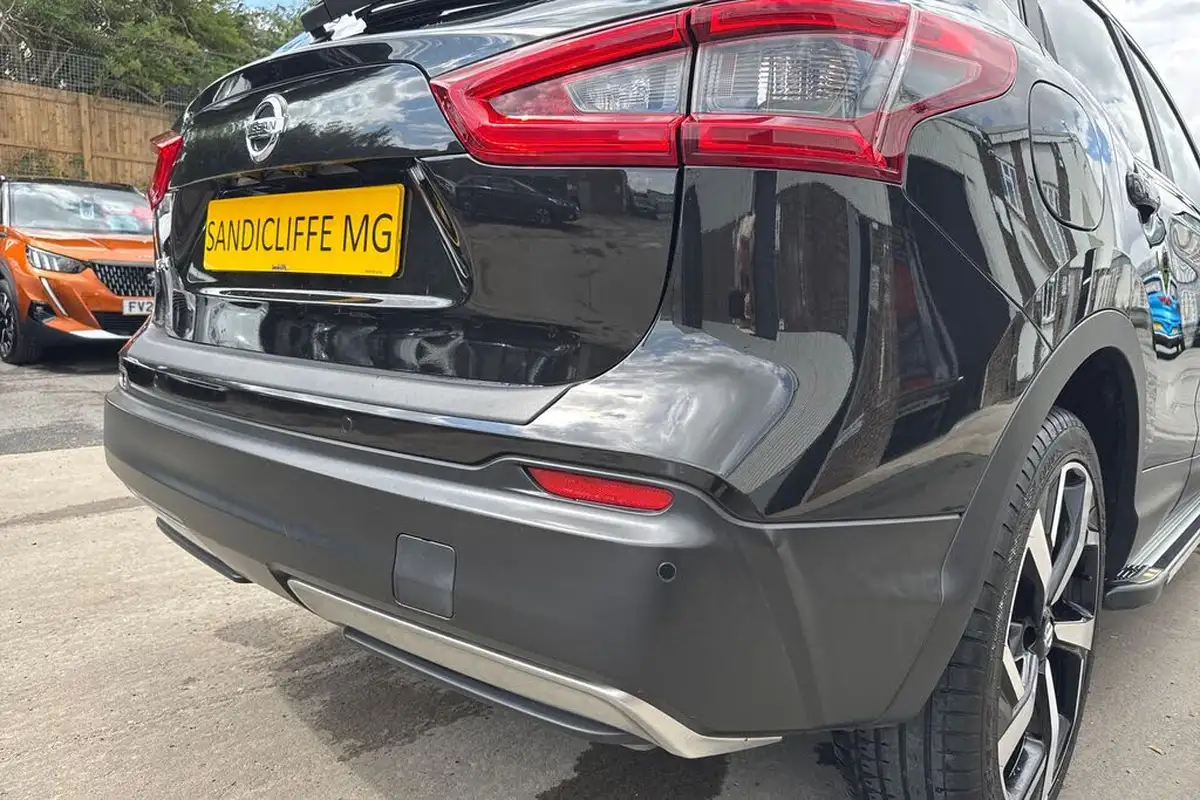 2019-nissan-qashqai-15dci-tekna-19in-alloysglass-roof-pack-dct-big-44