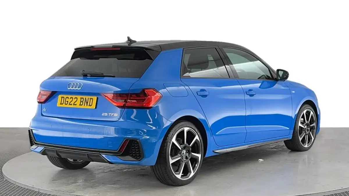 2022-audi-a1-10-25-tfsi-black-edition-big-3
