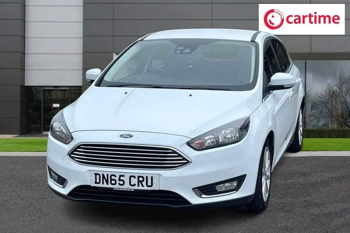 2015-ford-focus-15tdci-titanium-hatchback-big-0