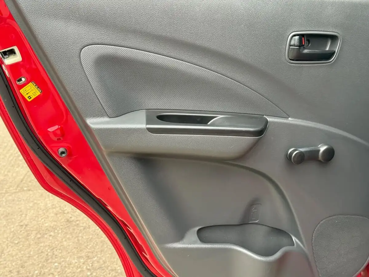 2015-suzuki-celerio-10-sz3-big-35
