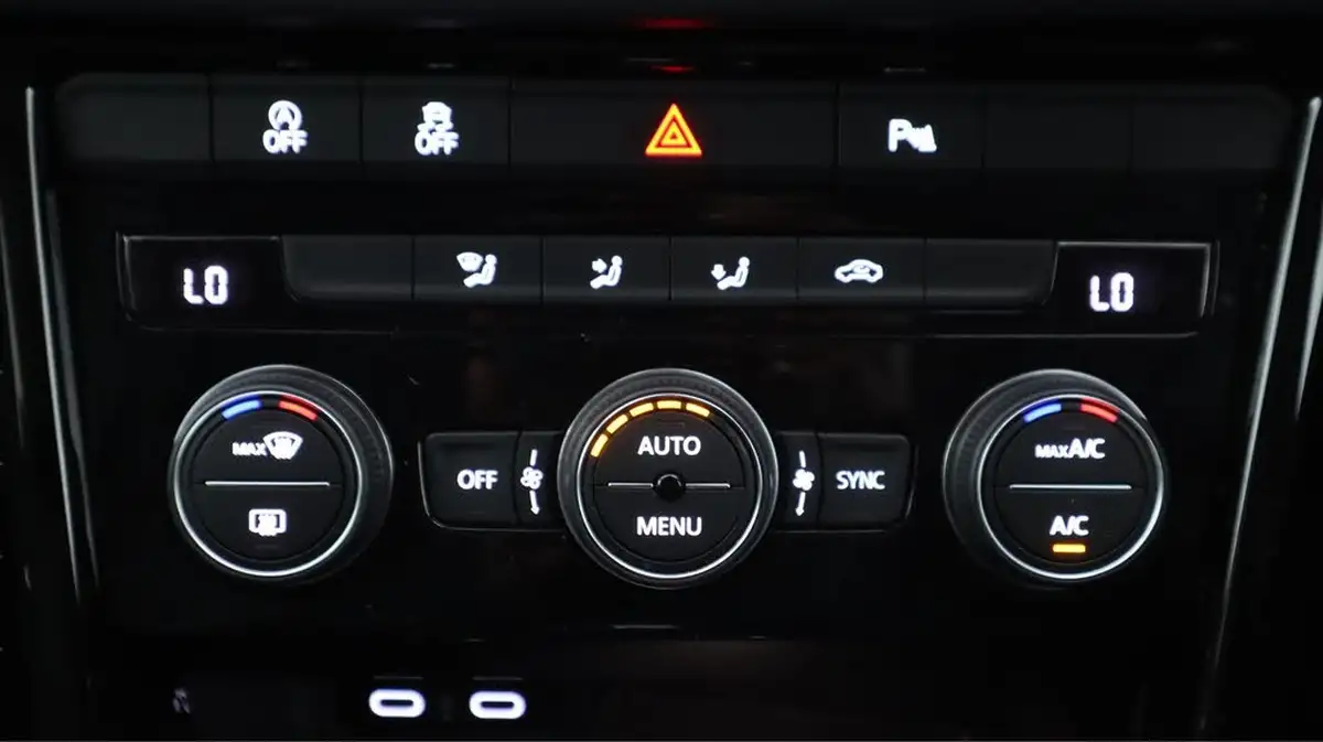 2021-volkswagen-t-roc-20-tsi-r-big-12