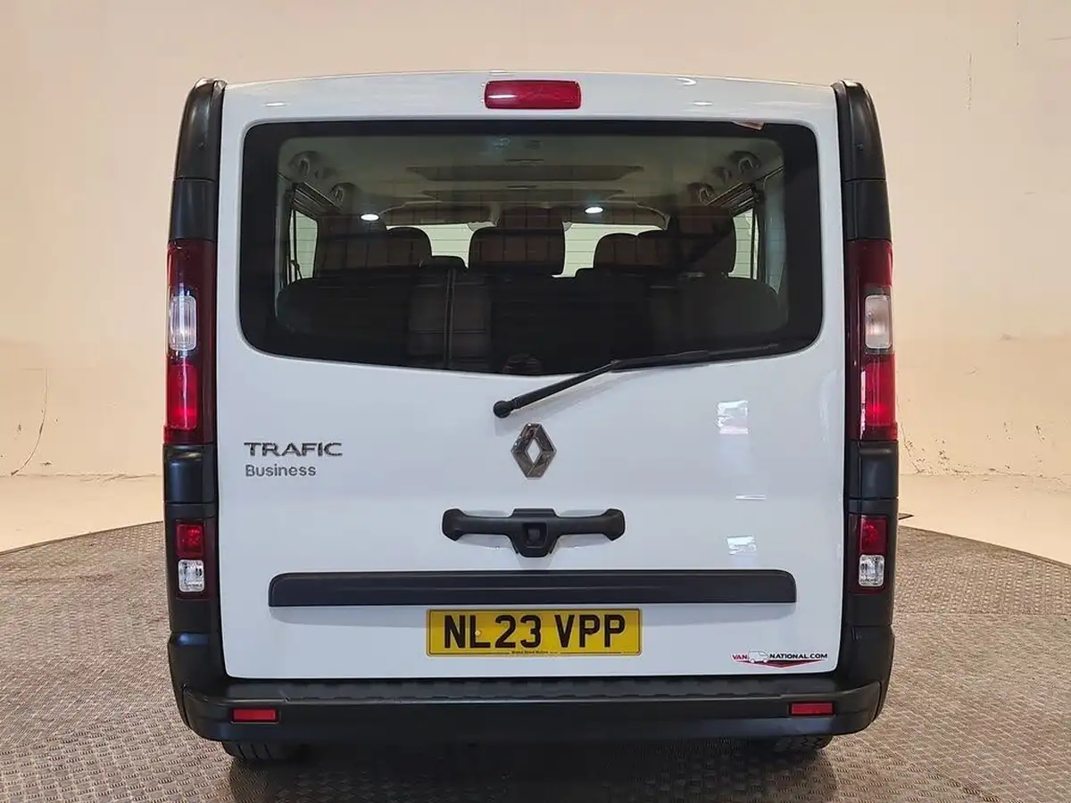 2023-renault-trafic-passenger-20-blue-dci-sl28-150-business-big-17