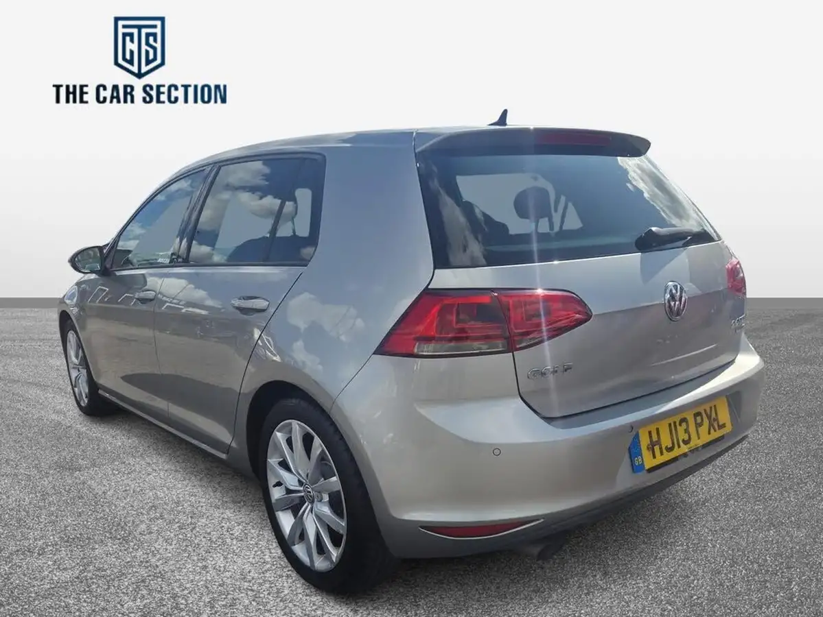 2013-volkswagen-golf-20tdi-gt-ss-hatchback-5d-big-3