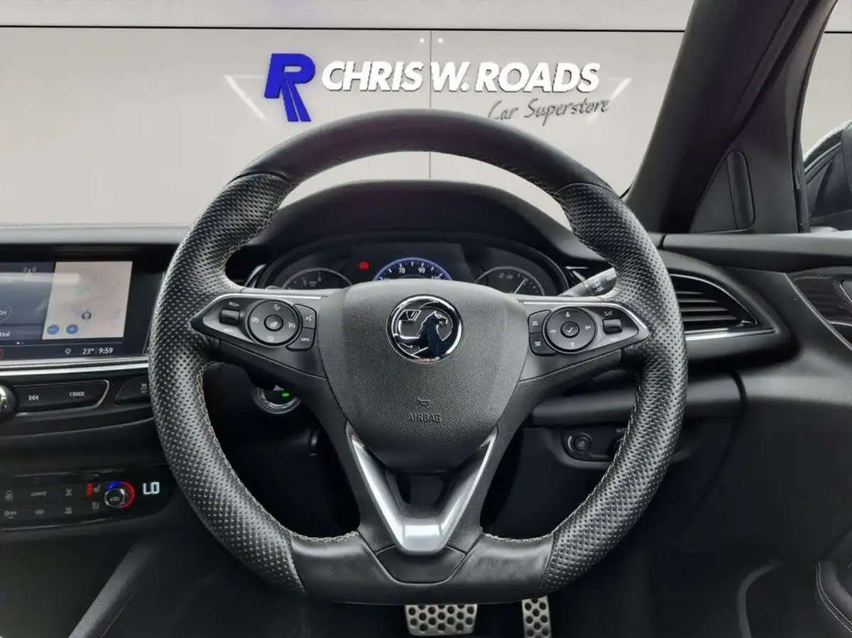 2018-vauxhall-insignia-grand-sport-20-biturbo-gsi-nav-big-24