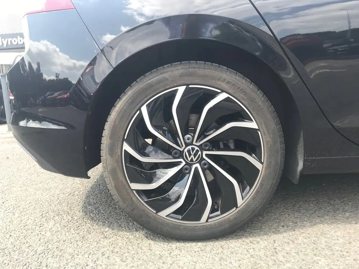 2023-volkswagen-golf-15-tsi-style-edition-150ps-big-11