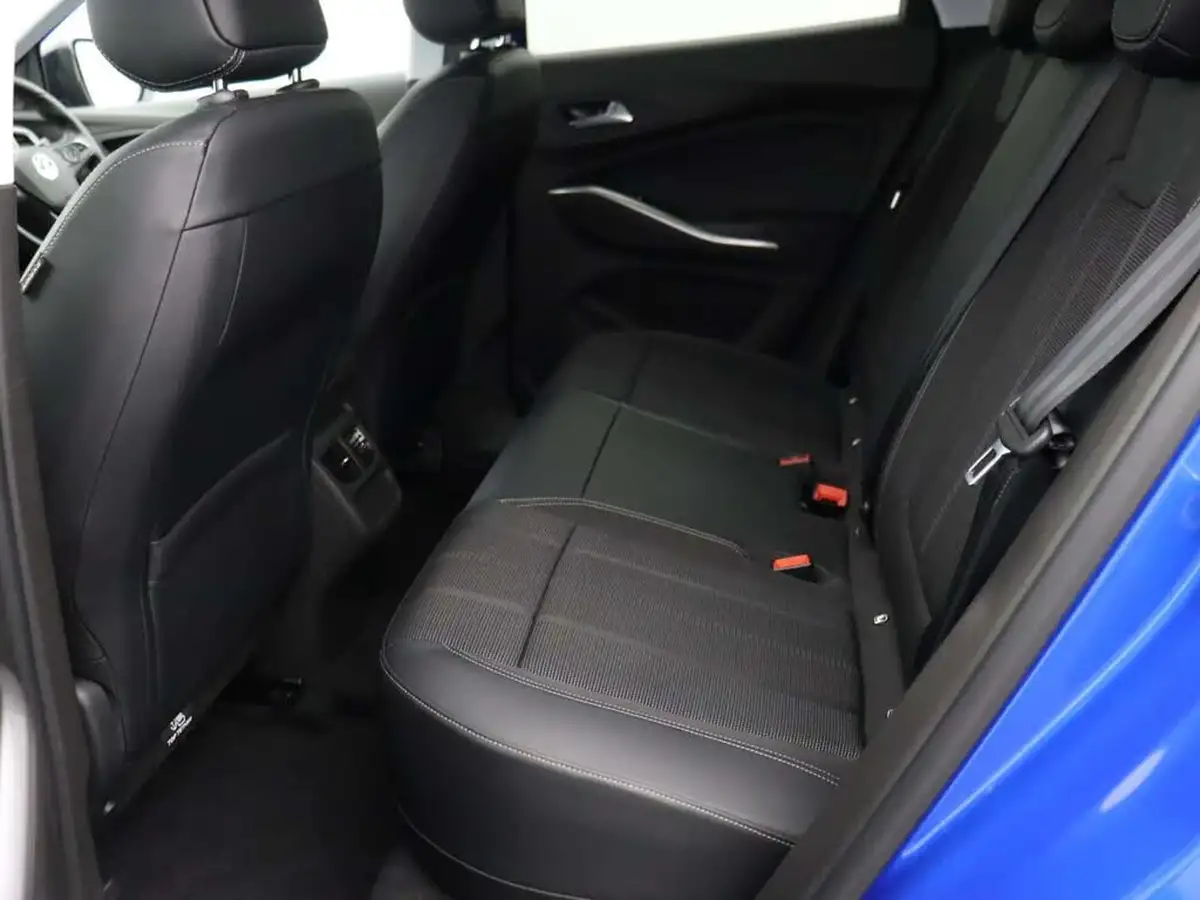 2023-vauxhall-grandland-16-gs-225ps-big-16