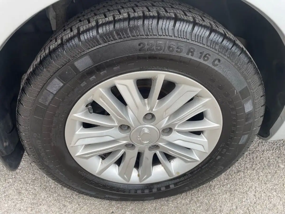 2019-kgm-ssangyong-turismo-22td-ex-big-11