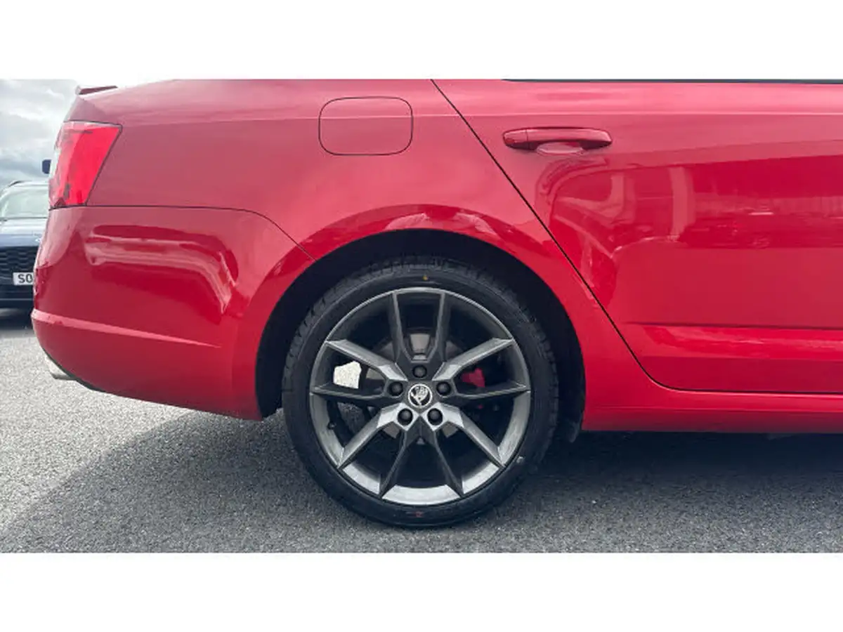 2016-skoda-octavia-20tdi-vrs-hatchback-dsg-big-6