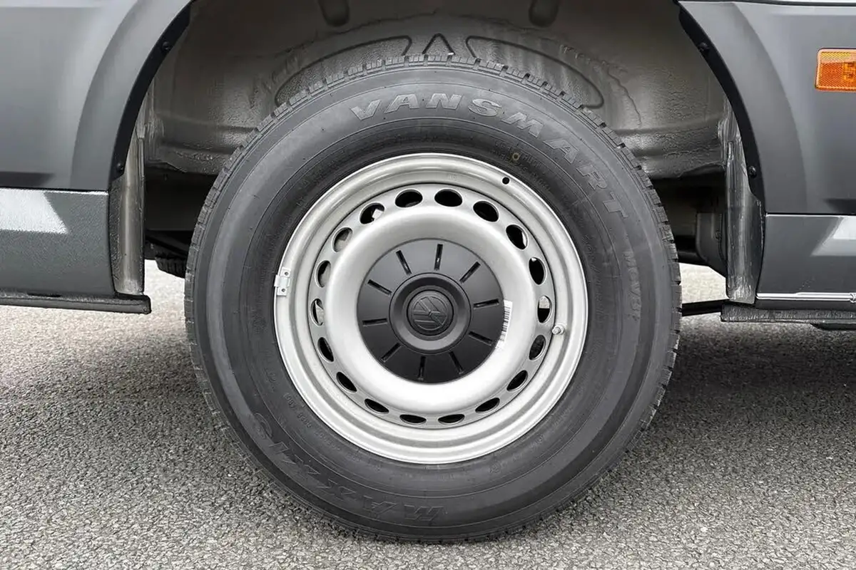 2025-volkswagen-crafter-20tdi-cr35-mwb-commerce-plus-140pseu6d-big-9