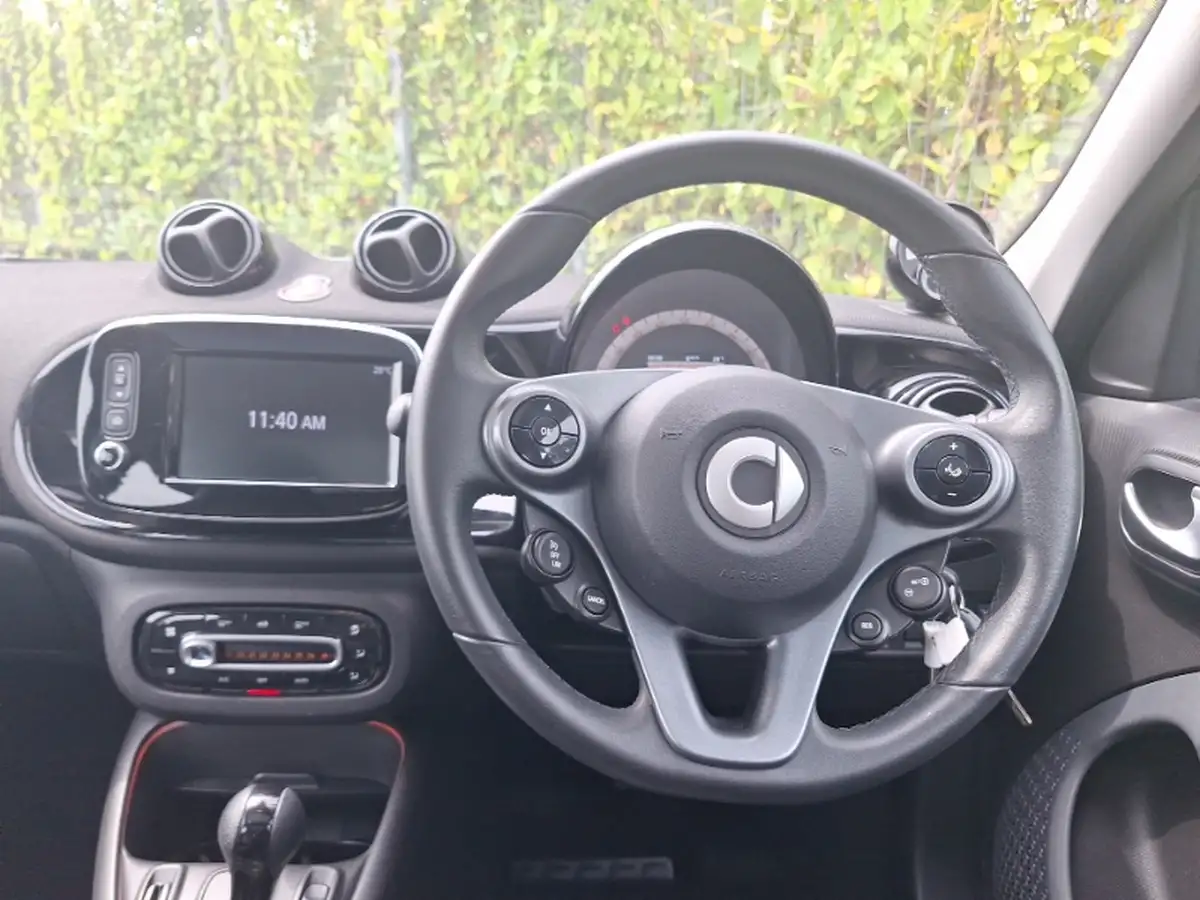 2020-smart-forfour-eq-prime-exclusive-big-6