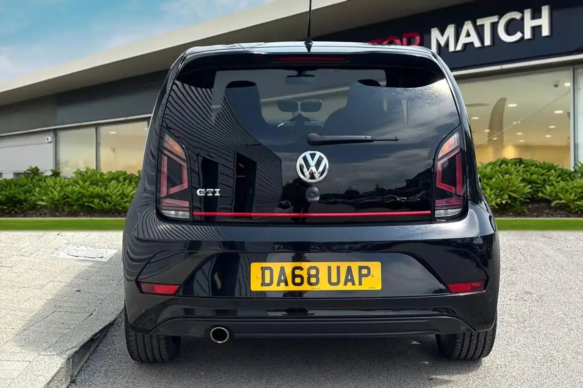 2018-volkswagen-up-10-gti-5d-big-3